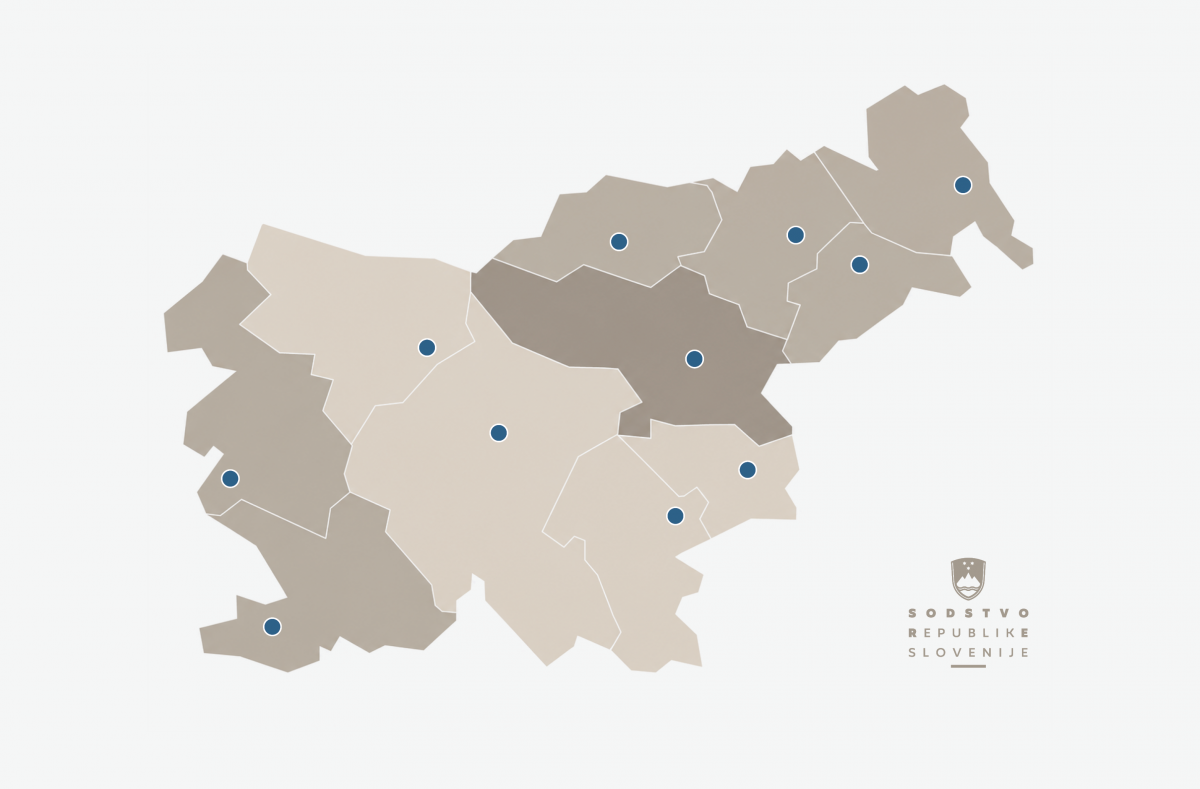 zemljevid Slovenije z označenimi sodnimi orožji